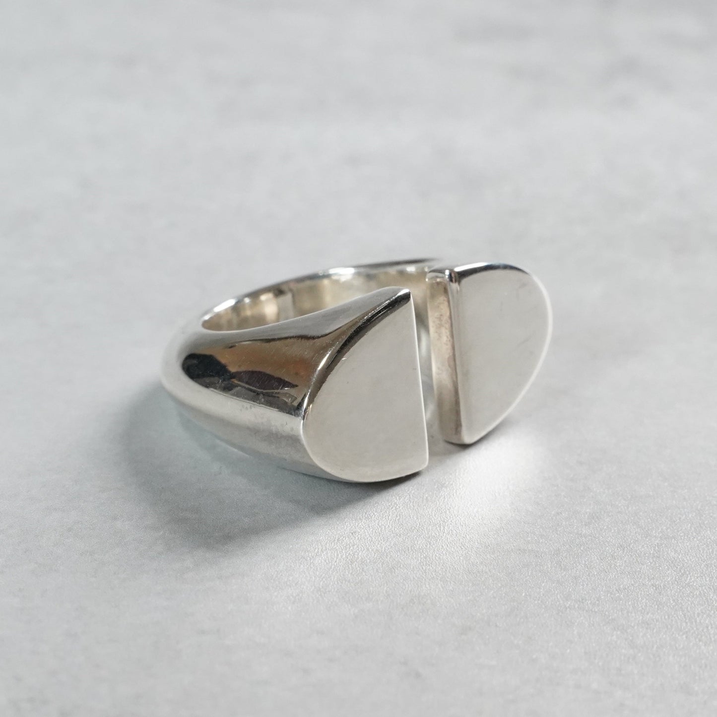 HERMES イニシャル リング 55号