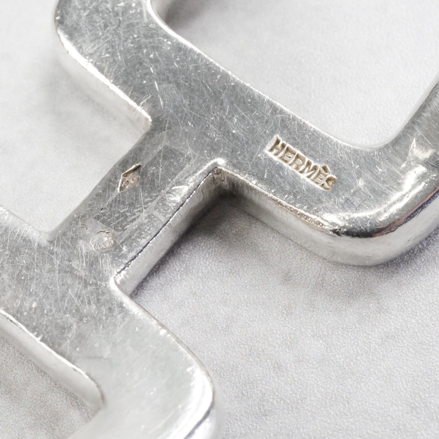 HERMES Hモチーフ バングル