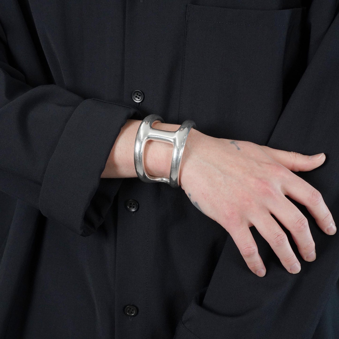 HERMES オスモズ バングル