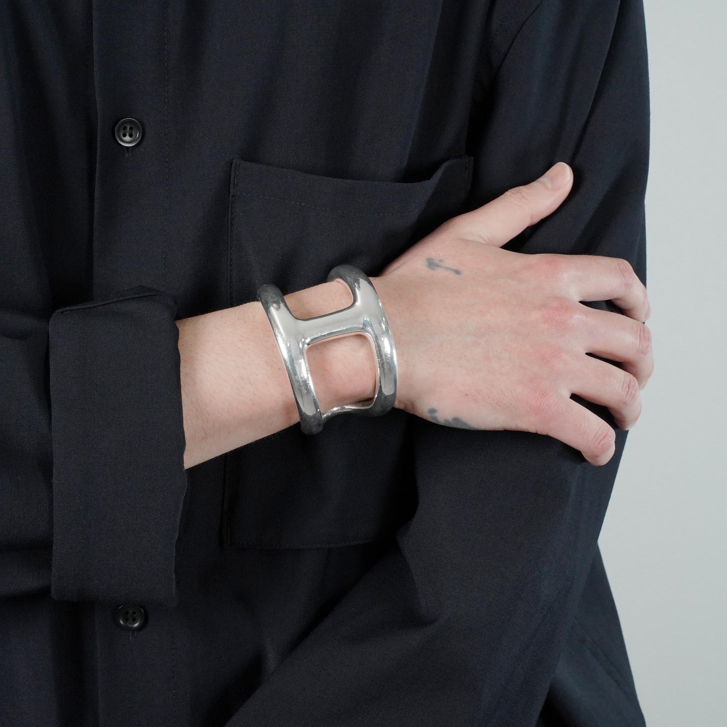 HERMES オスモズ バングル