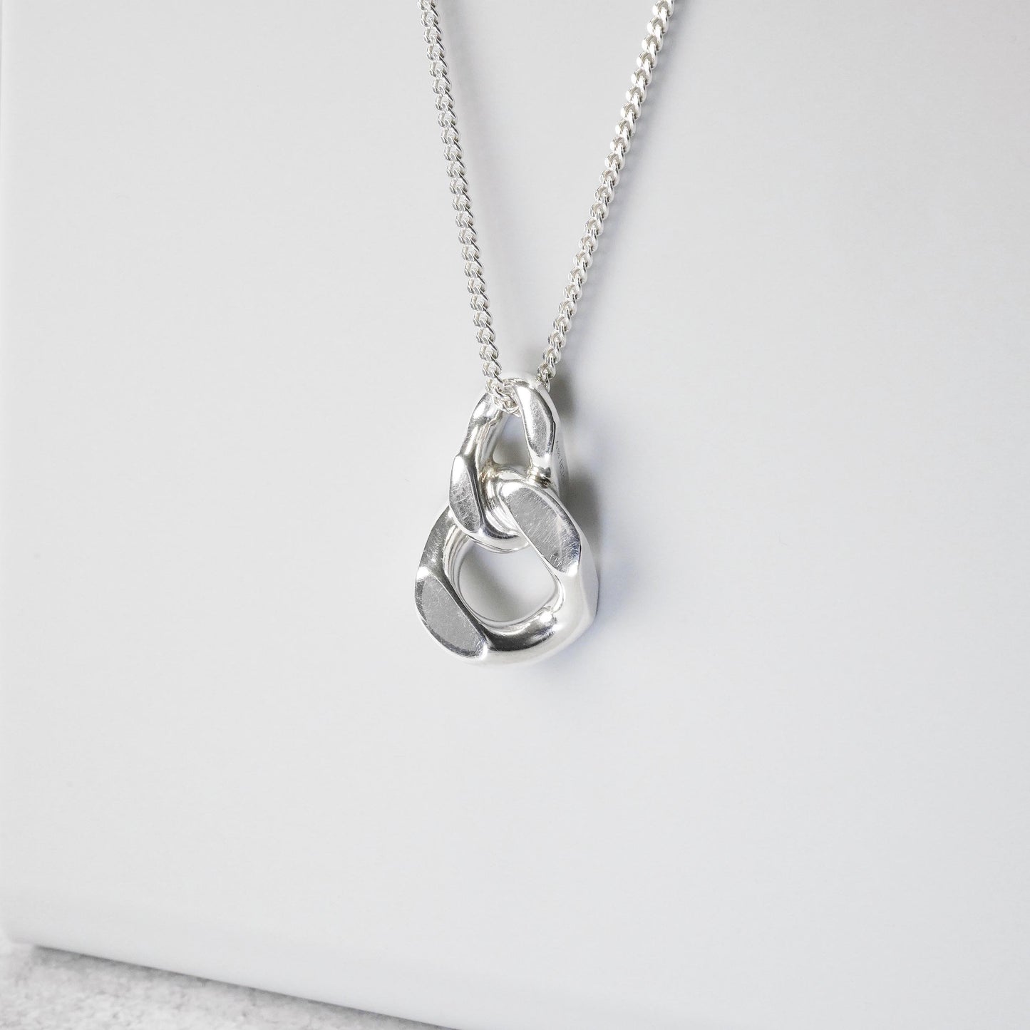 HERMES ブックルセリエ モチーフ ネックレス